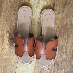 MADDEN GIRL SANDALS